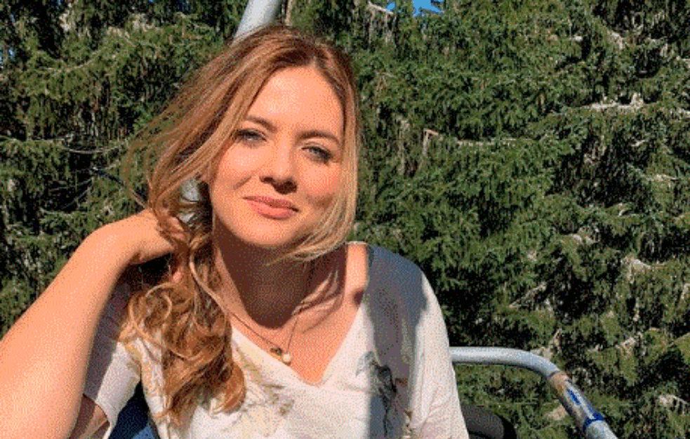 NINA JANKOVIĆ OTKRILA KAKO IZGLEDA POSLE POROĐAJA: Glumica objavila fotografiju iz PORODILIŠTA! (FOTO) 
